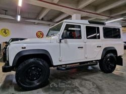 Bianco(met.) Usata 2009 Land Rover Defender SUV | 32.900 € (Buon prezzo)