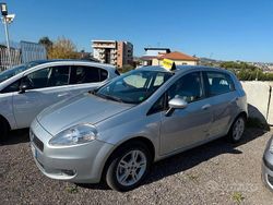 Grigio Usata 2010 Fiat Grande Punto Due volumi | 3850 € (Buon prezzo)