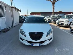 Bianco Usata 2013 Lancia Delta Gold Tre volumi | 5490 € (Buon prezzo)