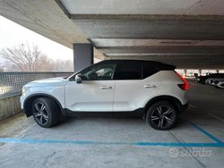 Bianco Usata 2022 Volvo XC40 R-Design SUV | 31.000 € (Molto cara)