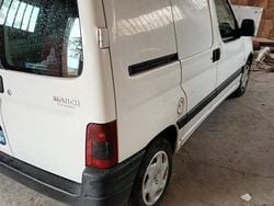 Bianco Usata 2004 Peugeot Partner Monovolume | 3000 €