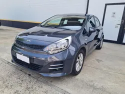 Grigio Usata 2017 Kia Rio Active Tre volumi | 4900 € (Ottimo prezzo)