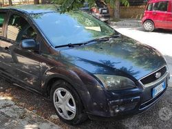 Grigio Usata 2007 Ford Focus Tre volumi | 2500 € (Ottimo prezzo)