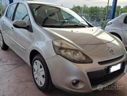 Grigio Usata 2012 Renault Clio IV Tre volumi | 3800 € (Ottimo prezzo)