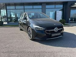 Nero notte Nuova 2025 Mercedes B180 Monovolume | 33.643 €