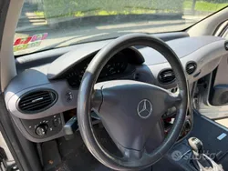 Usata 2003 Mercedes A190 Elegance Tre volumi | 1500 €