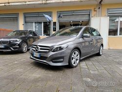 Grigio Usata 2016 Mercedes B180 Monovolume | 11.999 € (Buon prezzo)