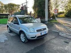 Usata 2005 Ford Fusion Tre volumi | 1799 € (Ottimo prezzo)