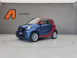 Blu / rosso Usata 2019 Smart ForTwo Coupé Basis Coupé | 15.890 € (Buon prezzo)