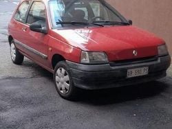 Rosso Usata 1994 Renault Clio Due volumi | 1500 €