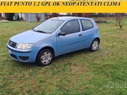 Blu Usata 2005 Fiat Punto Tre volumi | 700 € (Ottimo prezzo)