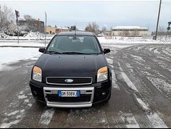 Nero Usata 2008 Ford Fusion Monovolume | 2700 € (Cara)