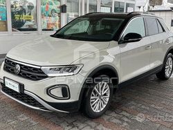 Usata 2023 VW T-Roc Life SUV | 22.900 € (Buon prezzo)