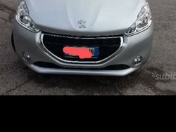 Grigio Usata 2014 Peugeot 208 Due volumi | 6600 €