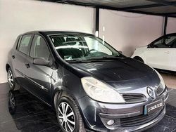 Grigio Usata 2010 Renault Clio II Tre volumi | 2490 € (Ottimo prezzo)