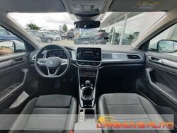 Nero metallizzato Usata 2023 VW T-Roc Style SUV | 32.000 € (Molto cara)