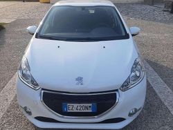 Bianco Usata 2015 Peugeot 208 Active Due volumi | 8000 € (Cara)