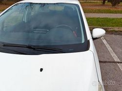 Bianco Usata 2013 Peugeot 208 Allure Due volumi | 5500 € (Buon prezzo)