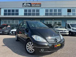 Nero Usata 2010 Mercedes A160 Avantgarde Tre volumi | 3790 € (Buon prezzo)