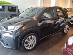 Nero Usata 2022 Toyota Aygo X Active SUV | 17.900 € (Molto cara)
