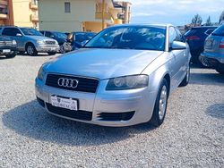 Grigio Usata 2004 Audi A3 Ambition Tre volumi | 4000 € (Cara)