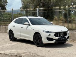 Bianco Usata 2017 Maserati Levante SUV | 27.900 € (Ottimo prezzo)
