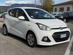 Bianco Usata 2015 Hyundai i10 Due volumi | 7400 € (Buon prezzo)