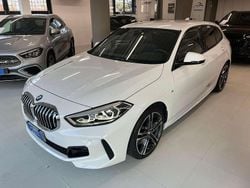 Bianco lucido Usata 2021 BMW 118 M Sport Due volumi | 26.900 € (Buon prezzo)