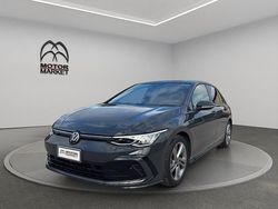 Grigio / gray Usata 2021 VW Golf VIII R-line Tre volumi | 24.500 € (Buon prezzo)