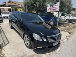 Nero Usata 2009 Mercedes E300 Avantgarde Tre volumi | 9999 €