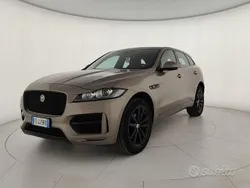 Usata 2016 Jaguar F-Pace R-Sport SUV | 20.900 € (Buon prezzo)