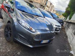 Grigio Usata 2015 Ford Fiesta Due volumi | 5500 € (Buon prezzo)