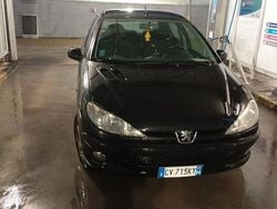 Nero Usata 2003 Peugeot 206 Tre volumi | 900 €