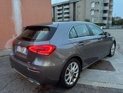Grigio Usata 2019 Mercedes A180 Executive Tre volumi | 20.900 € (Buon prezzo)