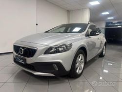 Grigio Usata 2018 Volvo V40 CC Business Edition Station wagon | 11.450 € (Buon prezzo)