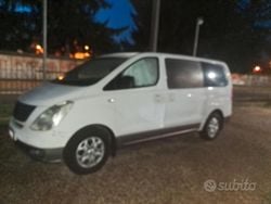 Bianco Usata 2012 Hyundai H-1 Comfort Monovolume | 3000 €