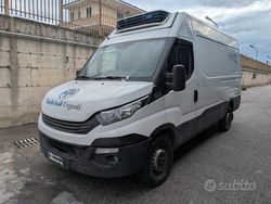 Bianco Usata 2018 Iveco Daily Tre volumi | 6400 €