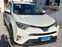 Bianco Usata 2016 Toyota RAV4 Hybrid SUV | 14.900 € (Buon prezzo)
