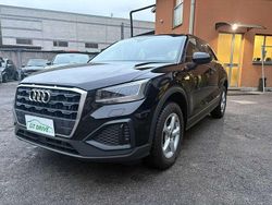 Nero brillante metallizzato Usata 2023 Audi Q2 Ambiente SUV | 25.500 € (Ottimo prezzo)