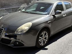 Grigio Usata 2011 Alfa Romeo Giulietta Distinctive Due volumi | 5500 € (Buon prezzo)