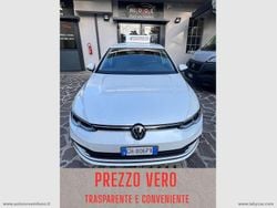 Bianco Usata 2021 VW Golf Life Tre volumi | 18.950 € (Buon prezzo)
