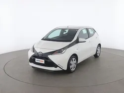 Bianco Usata 2014 Toyota Aygo X-play Due volumi | 8199 € (Buon prezzo)