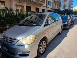 Grigio Usata 2003 Toyota Avensis Verso Monovolume | 2500 €