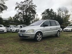 Grigio Usata 2004 Opel Zafira Elegance Monovolume | 499 € (Super prezzo)