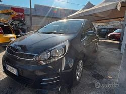 Nero Usata 2016 Kia Rio Tre volumi | 6250 € (Buon prezzo)