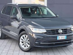 Grigio scuro Usata 2022 VW Tiguan Life SUV | 23.480 € (Super prezzo)