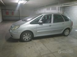 Grigio Usata 2004 Citroën Xsara Picasso Monovolume | 950 € (Buon prezzo)