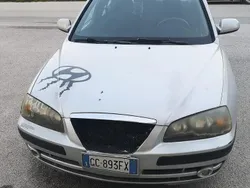 Usata 2004 Hyundai Elantra Tre volumi | 500 €