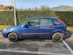 Blu Usata 2003 Ford Focus Zetec Tre volumi | 1500 € (Buon prezzo)