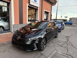 Nero Usata 2024 Renault Clio V Tre volumi | 14.800 € (Buon prezzo)